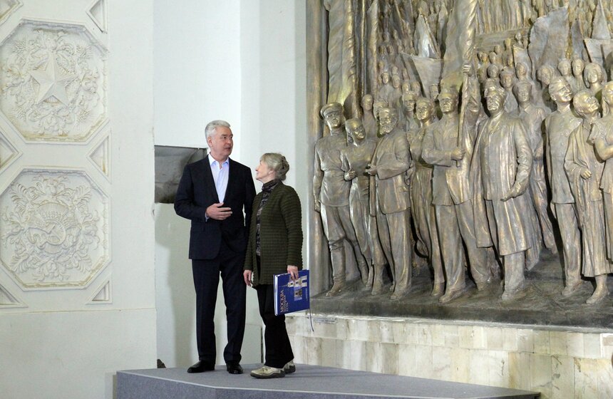 Горельеф 50-х годов XX века открыли на ВДНХ после реставрации 23 фото