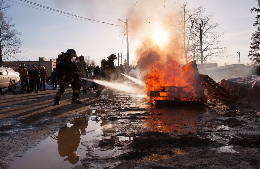 Главное управление МЧС провело показные учения 28 фото