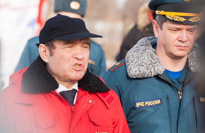 Главное управление МЧС показало работу в условиях паводка 27 фото