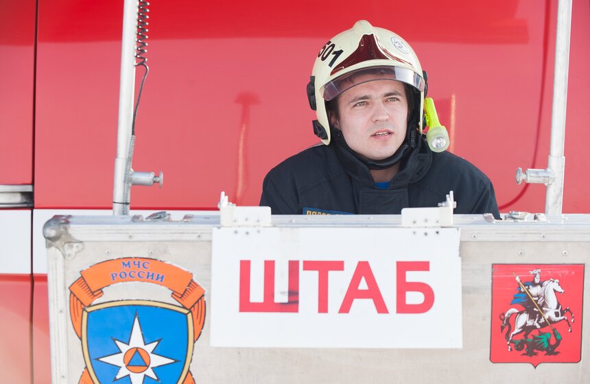 Главное управление МЧС показало работу в условиях паводка 10 фото