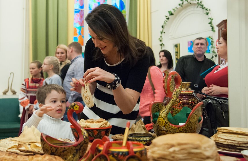 Празднование Масленицы в театре "Русская песня" 7 фото