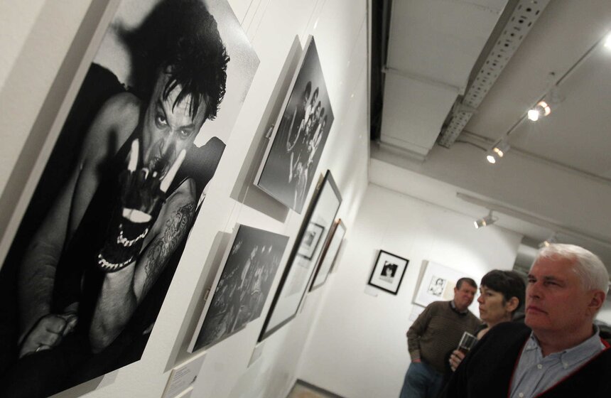 "Время колокольчиков" в Центре фотографии имени братьев Люмьер 6 фото