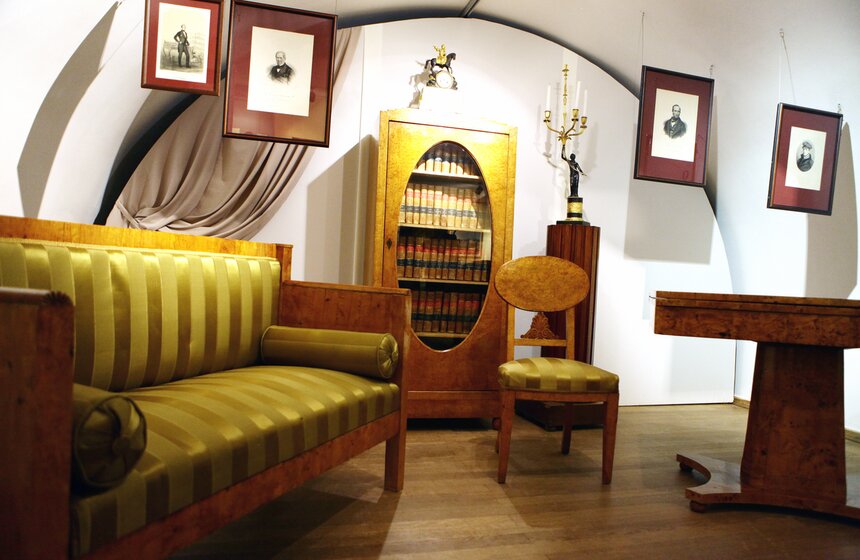 Выставка "Мир литературной сказки пушкинского времени" 7 фото