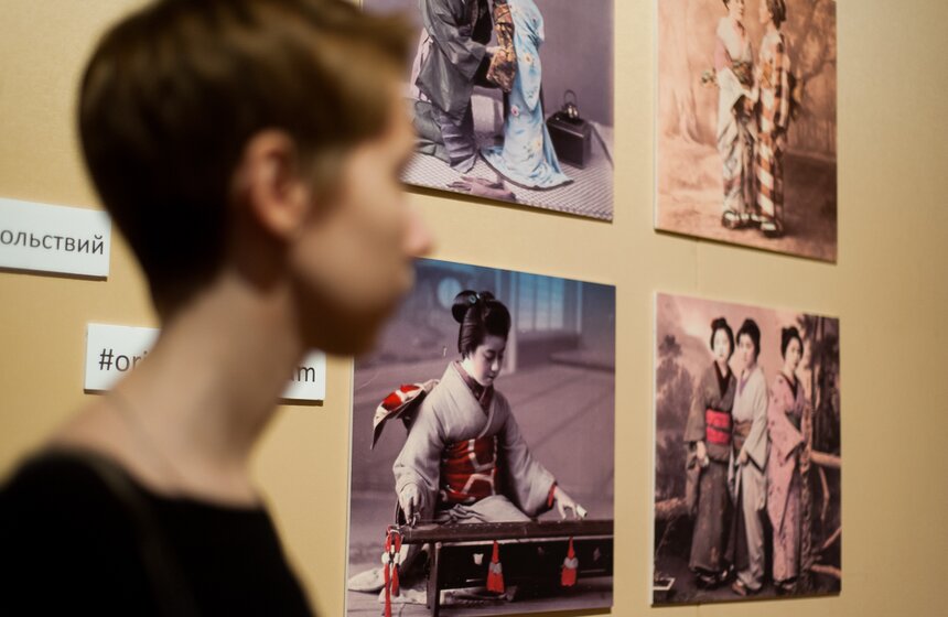 Выставка "Квартал удовольствий" в музее Востока 1 фото