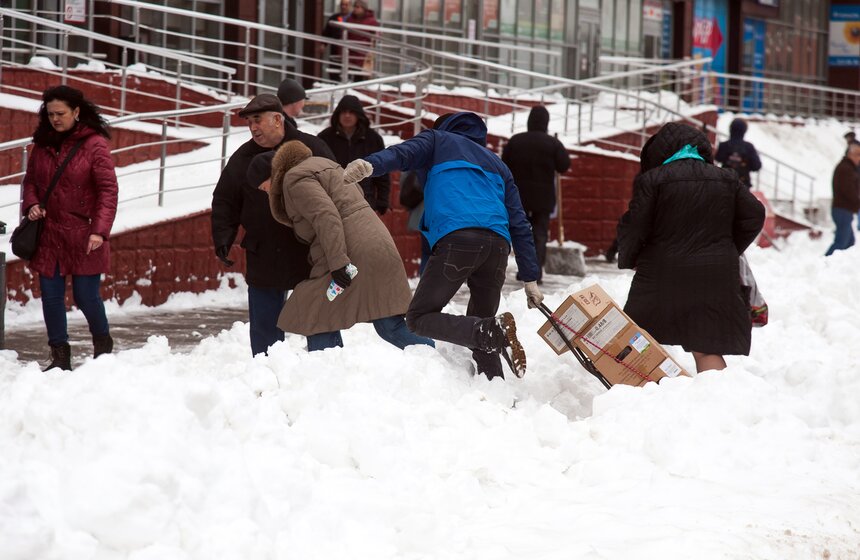 Как столица справляется с последствиями мартовского снегопада 5 фото