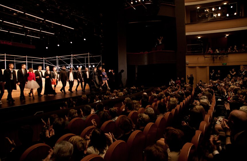 Спектакли фестиваля "Золотая маска": "Пьяные" 35 фото