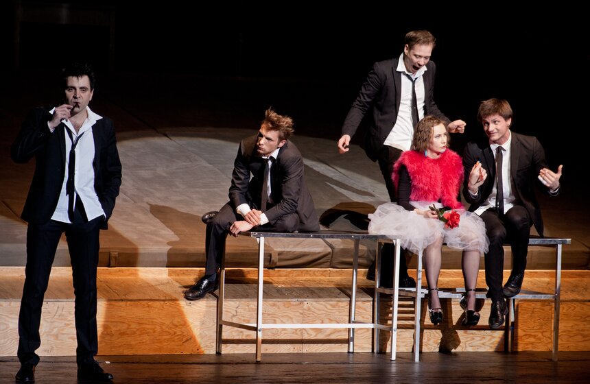 Спектакли фестиваля "Золотая маска": "Пьяные" 22 фото