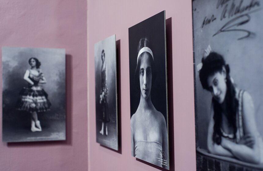 В столице прошел вернисаж выставки про балерину Анну Павлову 21 фото