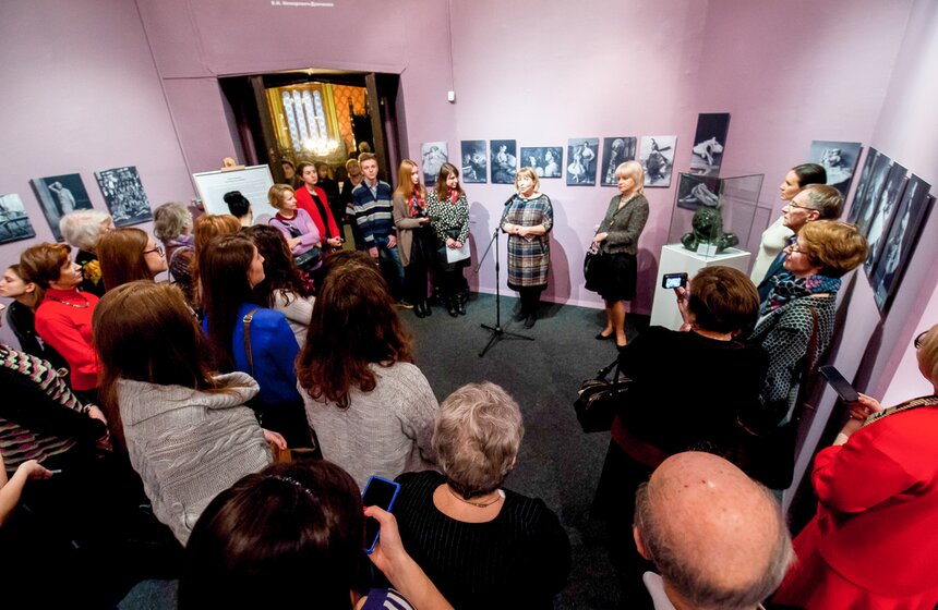 В столице прошел вернисаж выставки про балерину Анну Павлову 25 фото