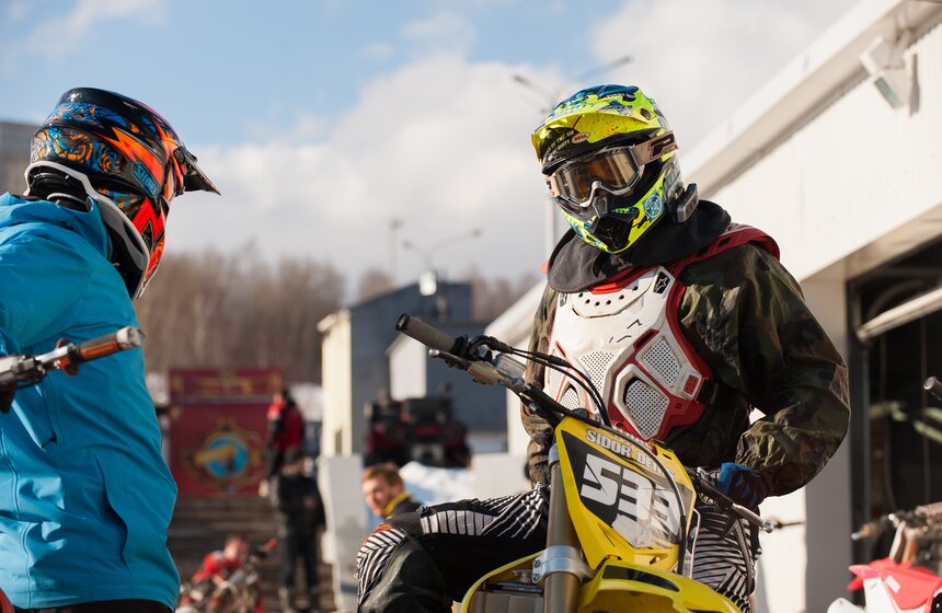 В Крылатском состоялись зимние соревнования по мотокроссу 22 фото