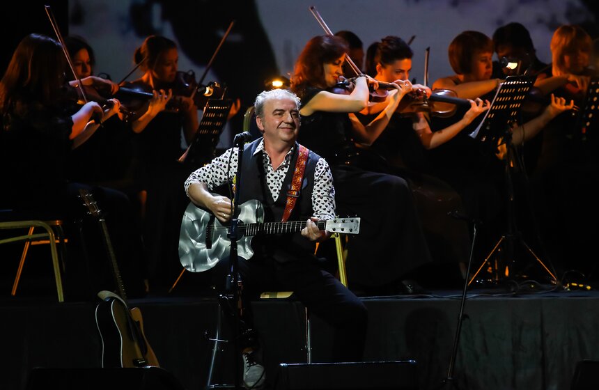 Группа "Чайф" отыграла традиционный концерт "Зимняя акустика" 9 фото