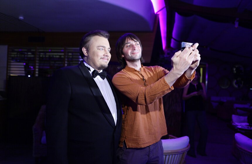 Роману Бурцеву вручили "Оскар" 7 фото