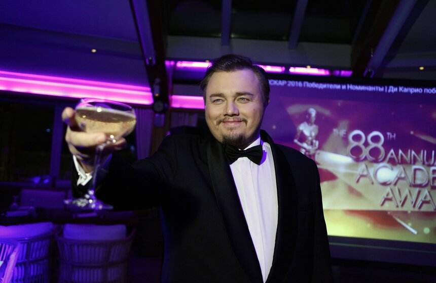 Роману Бурцеву вручили "Оскар" 8 фото