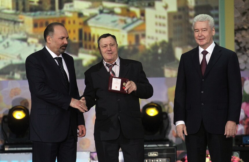 Мэр наградил столичных работников ЖКХ 9 фото