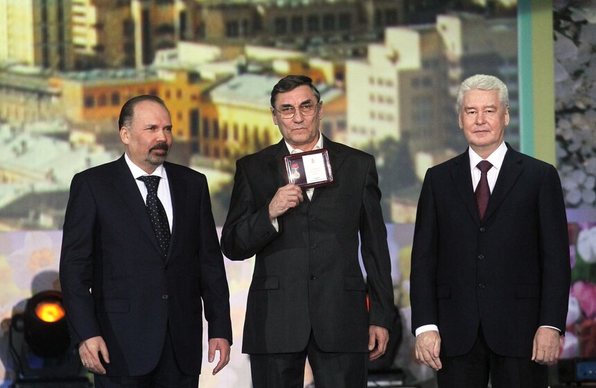 Мэр наградил столичных работников ЖКХ 13 фото