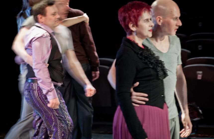 Спектакли "Золотой маски": "Прикасаемые" с Чулпан Хаматовой 28 фото