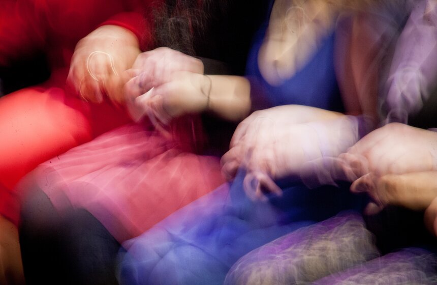 Спектакли "Золотой маски": "Прикасаемые" с Чулпан Хаматовой 19 фото