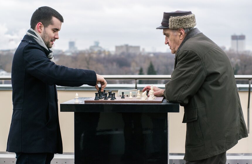 В парке Горького открылась выставка о шахматах 7 фото