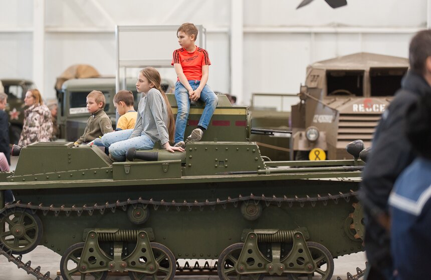 В Москве прошла выставка военной техники "Моторы войны" 5 фото