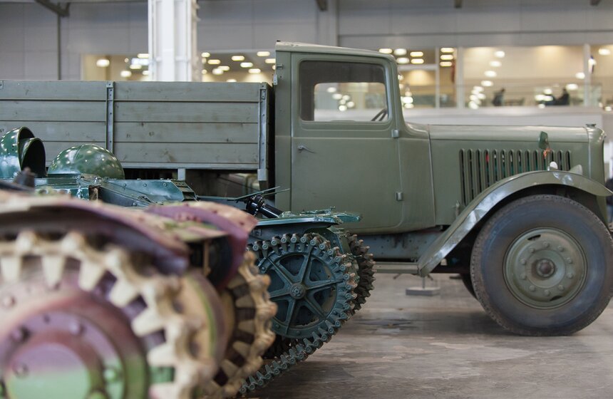 В Москве прошла выставка военной техники "Моторы войны" 16 фото