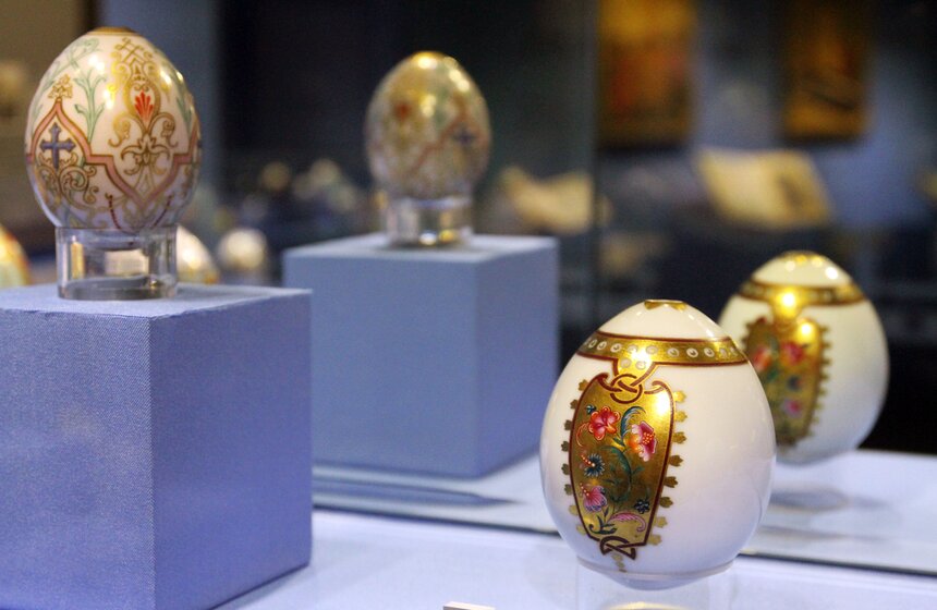 Выставка фарфоровых пасхальных яиц в Коломенском 9 фото