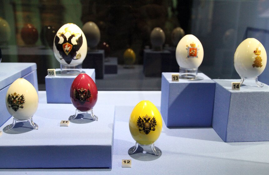 Выставка фарфоровых пасхальных яиц в Коломенском 3 фото