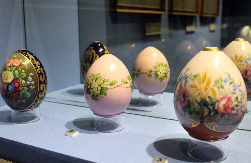 Выставка фарфоровых пасхальных яиц в Коломенском 4 фото
