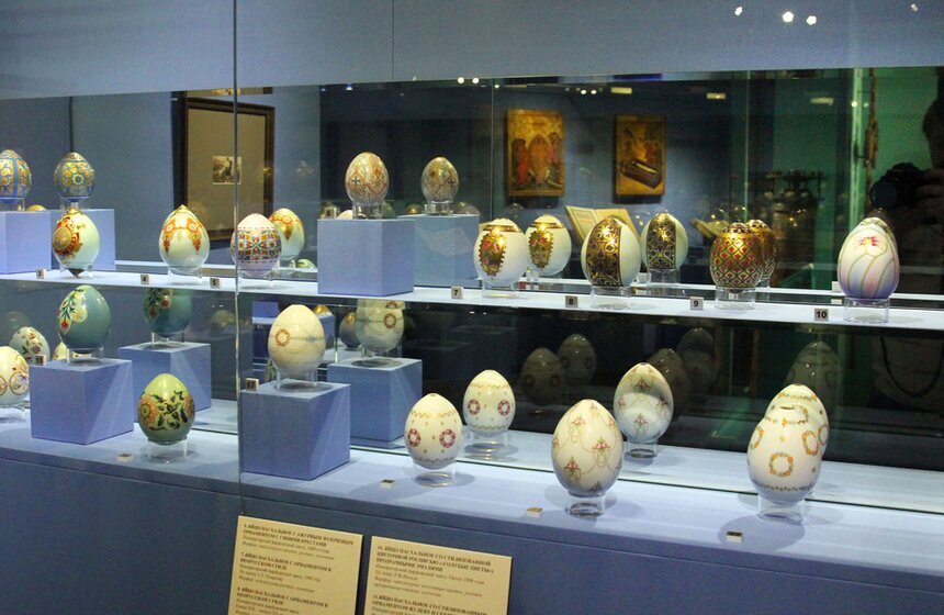 Выставка фарфоровых пасхальных яиц в Коломенском 7 фото
