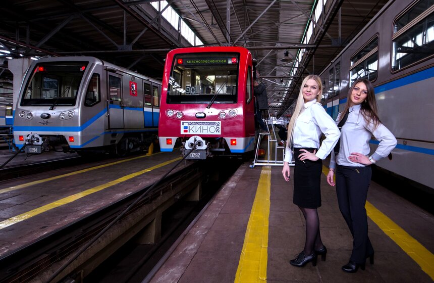 "Герои на все времена": в столичном метро запустили кинопоезд 9 фото