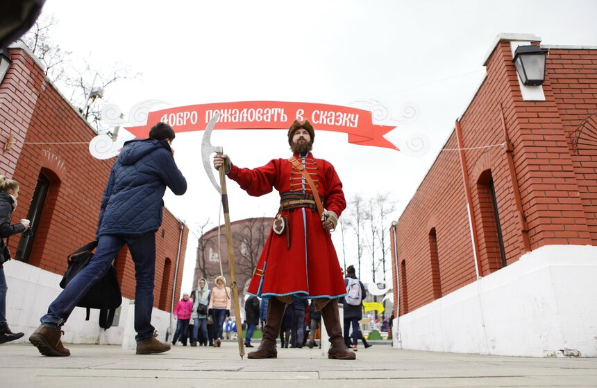 В "Эрмитаже" попытались приготовить самый большой в мире блин 4 фото