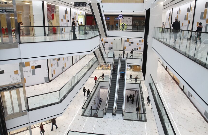 В Москве появился современный ТЦ Avenue South West 15 фото