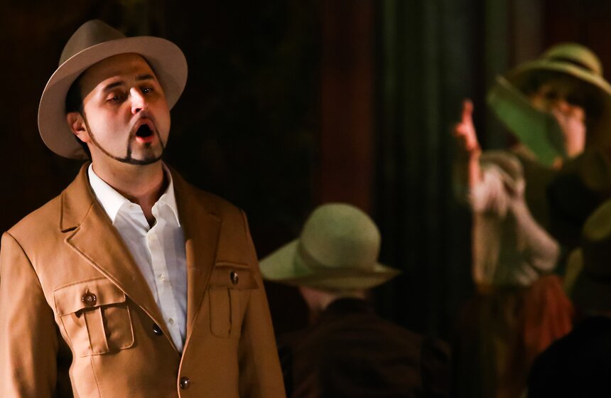 Спектакли "Золотой маски": опера на санскрите "Сатьяграха" 7 фото