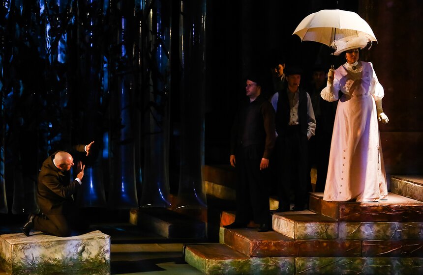 Спектакли "Золотой маски": опера на санскрите "Сатьяграха" 15 фото