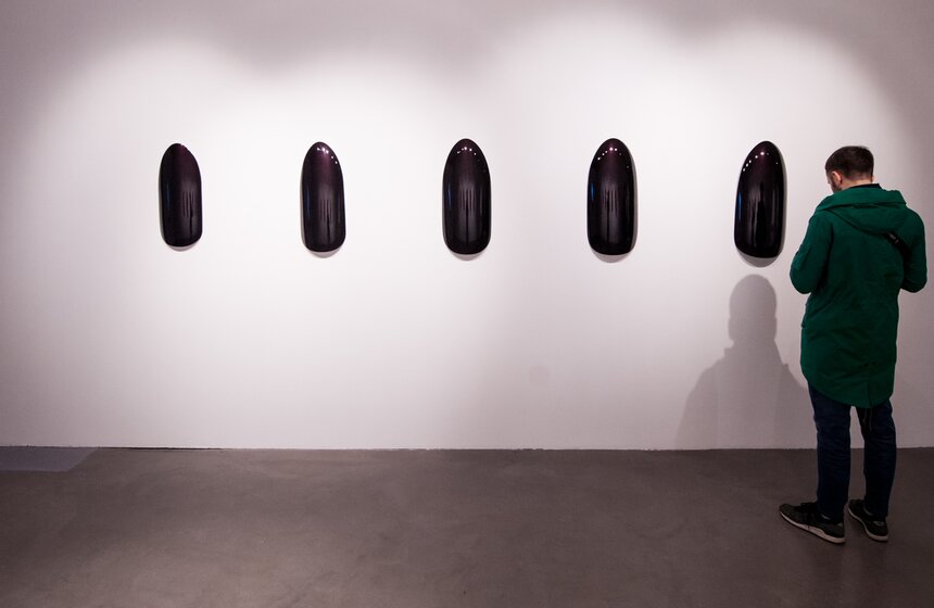 Выставка Елены Мартыненко "Салон красоты" на "Винзаводе" 4 фото