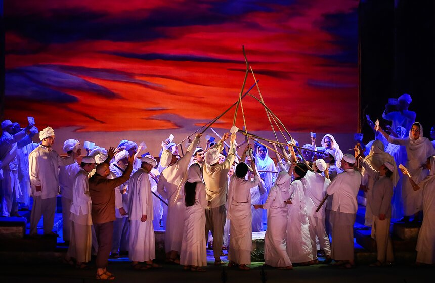 Спектакли "Золотой маски": опера на санскрите "Сатьяграха" 23 фото