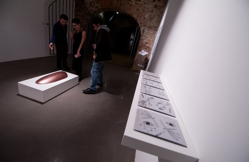 Выставка Елены Мартыненко "Салон красоты" на "Винзаводе" 6 фото