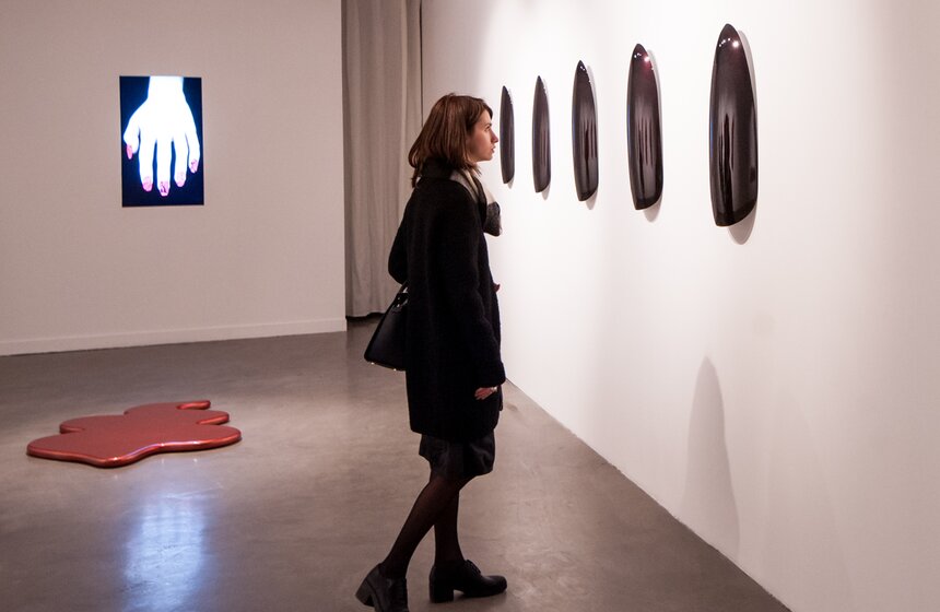 Выставка Елены Мартыненко "Салон красоты" на "Винзаводе" 7 фото