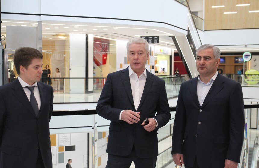 В Москве появился современный ТЦ Avenue South West 13 фото