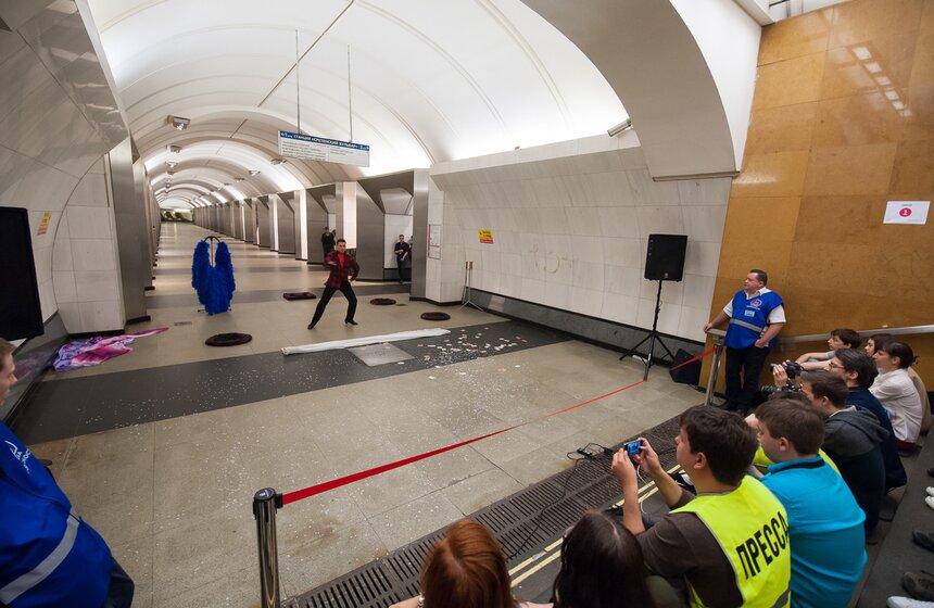 Акция "Ночь иллюзий в метро" 29 фото