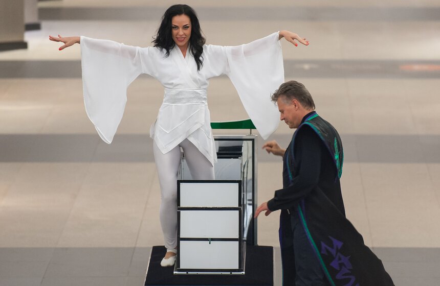 Акция "Ночь иллюзий в метро" 18 фото