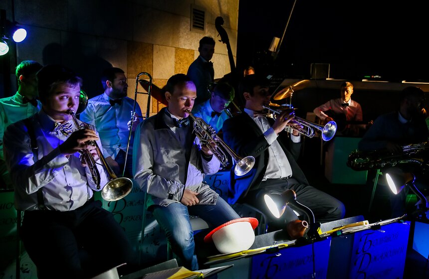 Открытие джазового сезона на крыше "Рабочего и колхозницы" 30 фото