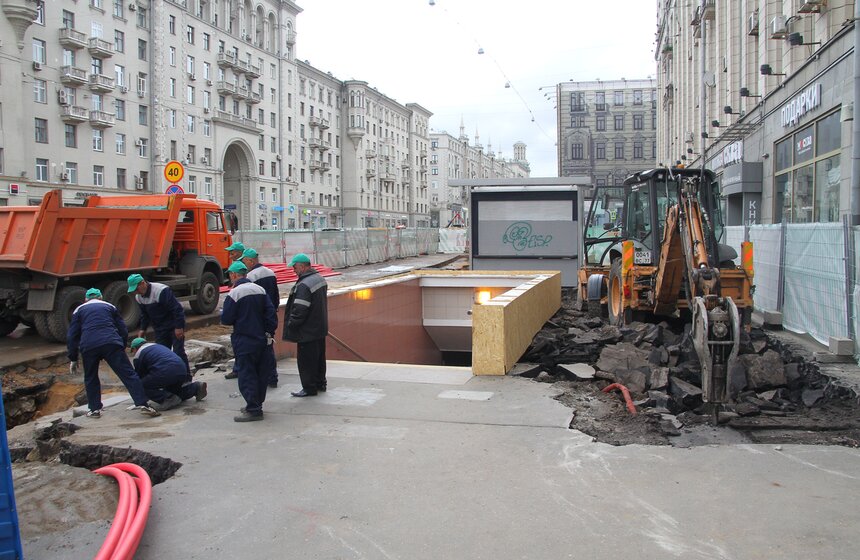 Сергей Собянин осмотрел ход работ по благоустройству Тверской 17 фото