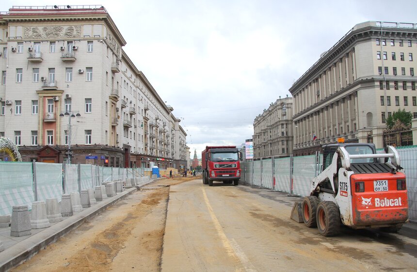Сергей Собянин осмотрел ход работ по благоустройству Тверской 19 фото