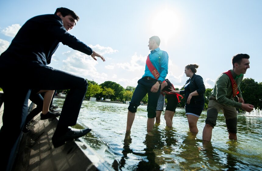 Последний звонок в столице 6 фото
