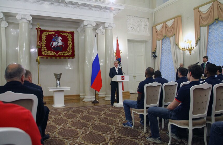 Сергей Собянин поздравил с победой баскетбольный ЦСКА 2 фото