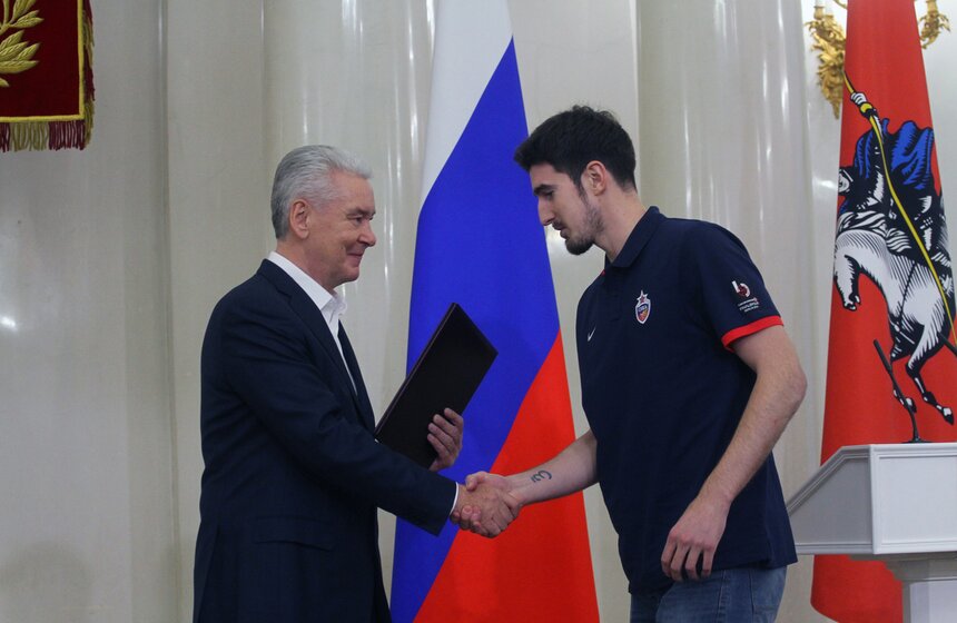 Сергей Собянин поздравил с победой баскетбольный ЦСКА 3 фото