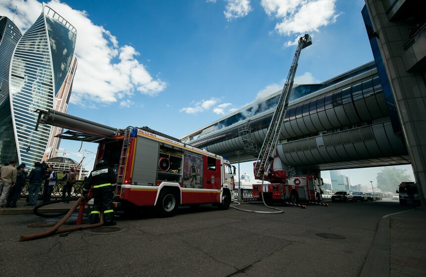 Учения МЧС у башен "Москва-Сити" 10 фото