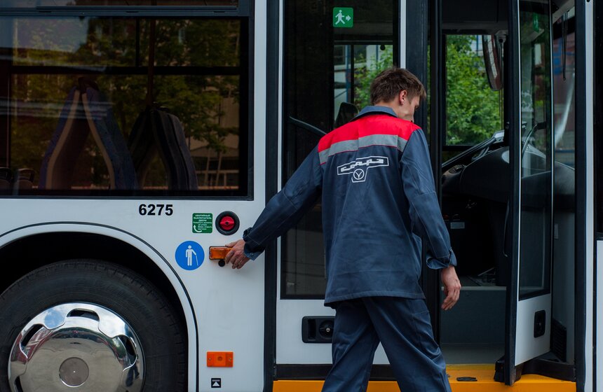 Как ремонтируют троллейбусы на Сокольническом заводе 16 фото