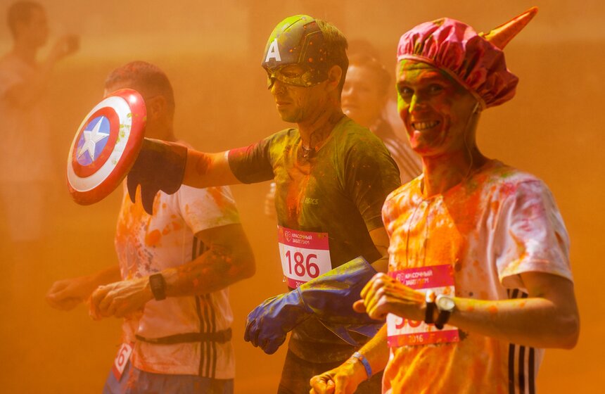 Красочный забег в "Лужниках" 15 фото