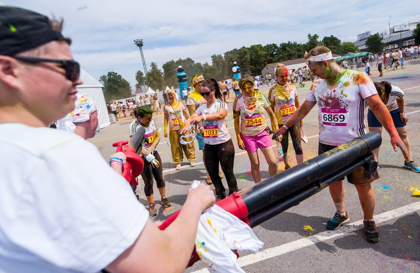 Красочный забег в "Лужниках" 24 фото